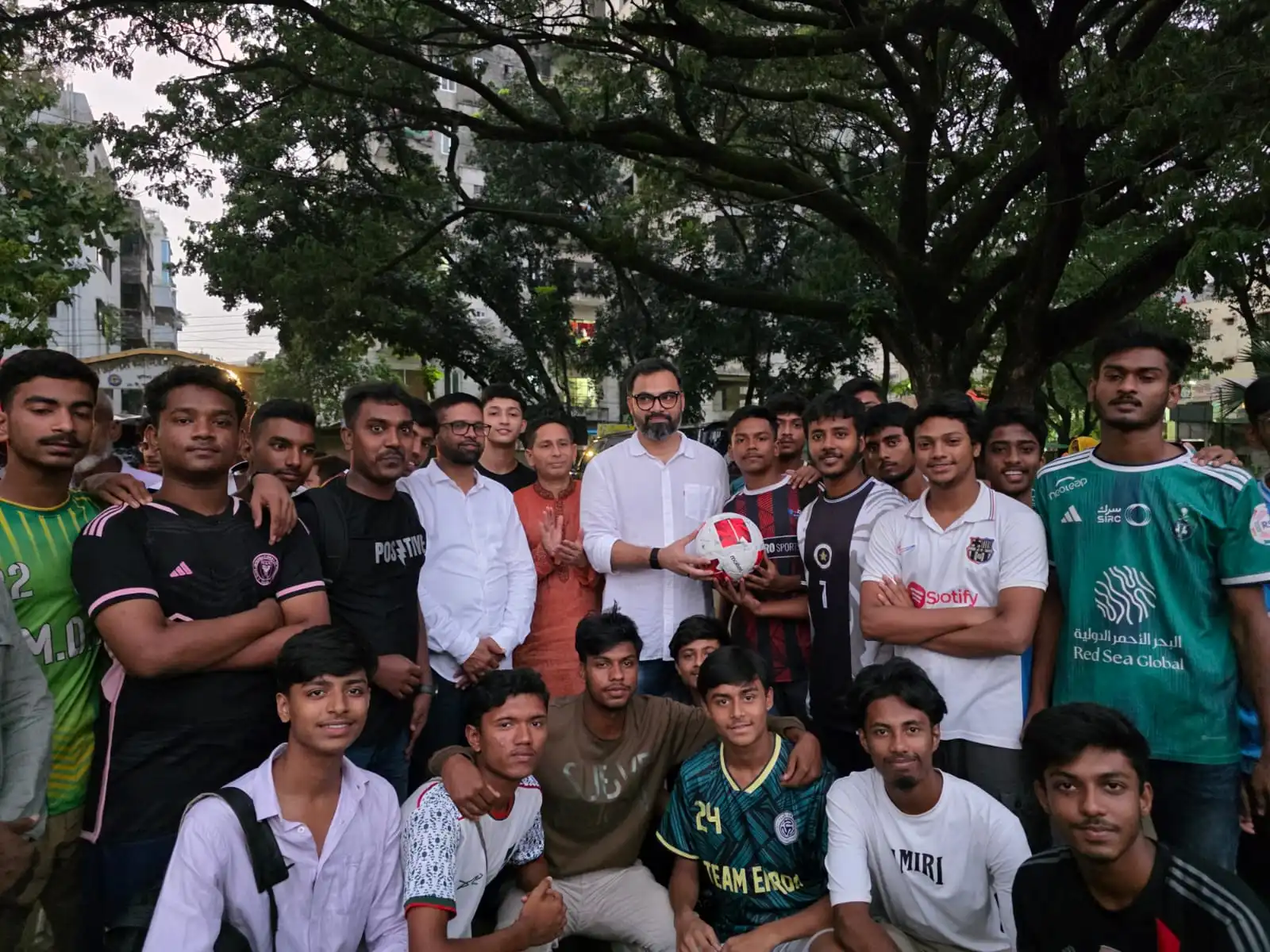 আমিনুল হক ভবিষ্যৎ প্রজন্মের সাথে 